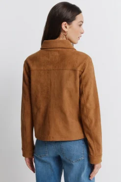 Chaqueta antelina bolsillos