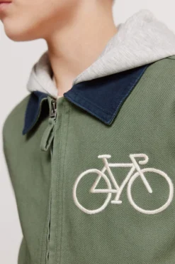Chaqueta bici con capucha para ni&ntilde;o.