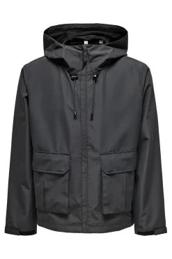 Chaqueta con capucha