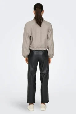 Chaqueta corta botones