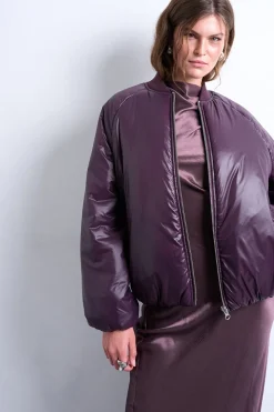 Chaqueta corta de nylon