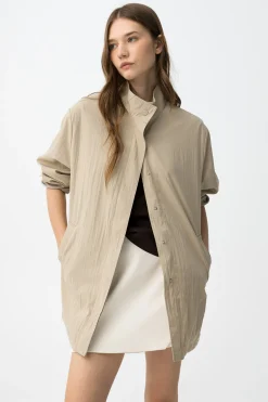 Chaqueta cuello subido oversize