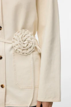 Chaqueta denim detalle flor
