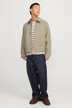 Chaqueta estilo cortavientos