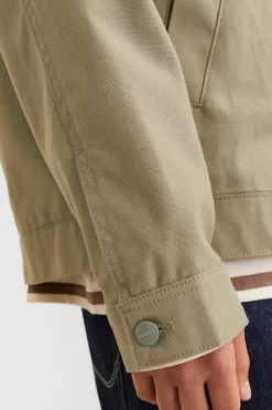 Chaqueta estilo cortavientos