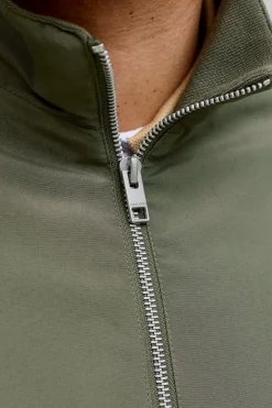 Chaqueta Harrington cuello alto