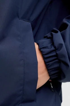 Chaqueta ligera corta