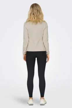 Chaqueta t&eacute;cnica cuello alto