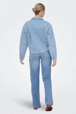 Chaqueta vaquera bolsillos delanteros