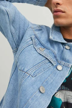 Chaqueta vaquera corta