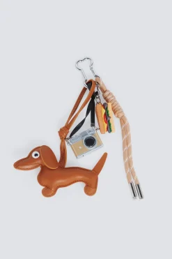 Charm perro salchicha marr&oacute;n