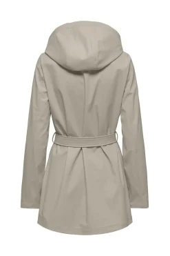 Chubasquero con capucha