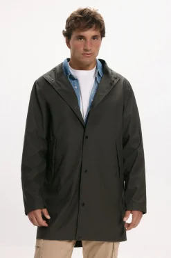 Chubasquero con capucha