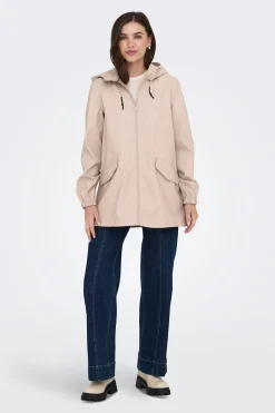 Chubasquero con capucha