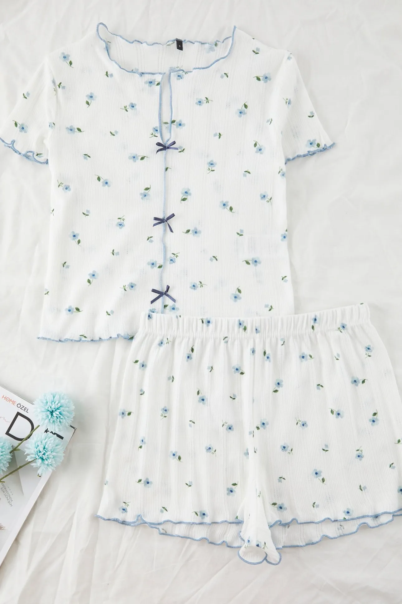 Conjunto de pijama corto floral lazos