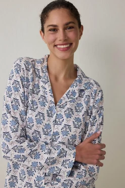 Conjunto de pijama de manga larga con estampado de flores azules