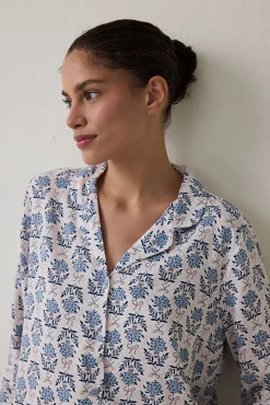 Conjunto de pijama de manga larga con estampado de flores azules