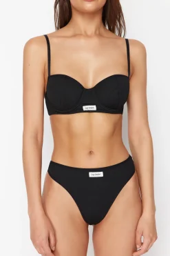 Conjunto de ropa interior canal&eacute;