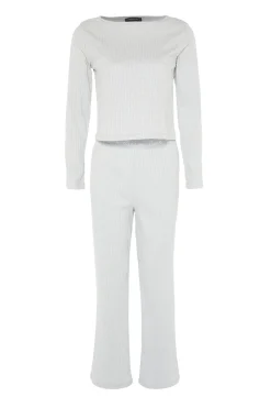 Conjunto pijama canal&eacute; gris