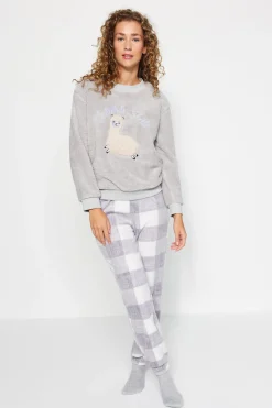 Conjunto pijama polar cuadros gris