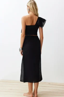 Conjunto top asim&eacute;trico y falda