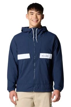 Cortavientos con capucha