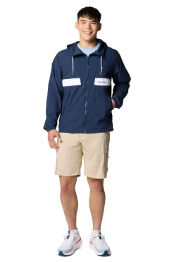 Cortavientos con capucha