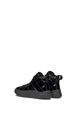 Deportivas efecto charol