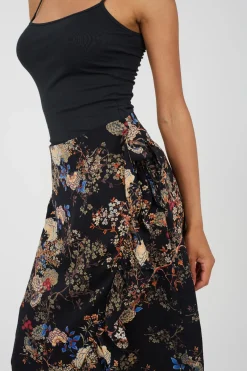 Falda con estampado floral