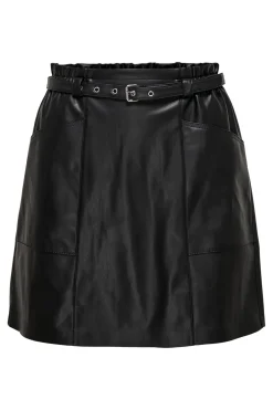 Falda corta de polipiel