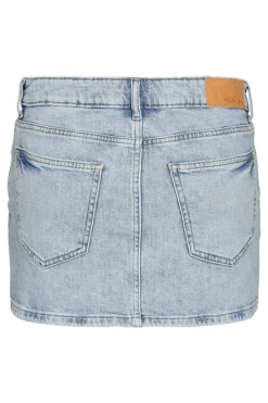 Falda corta vaquera con efecto desgastado