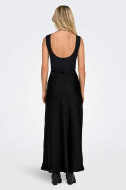 Falda larga sat&eacute;n