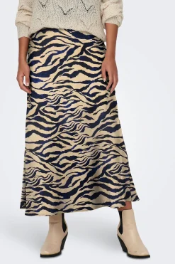 Falda larga satinada