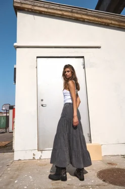 Falda midi panelada washed