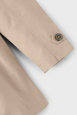 Gabardina con cintur&oacute;n