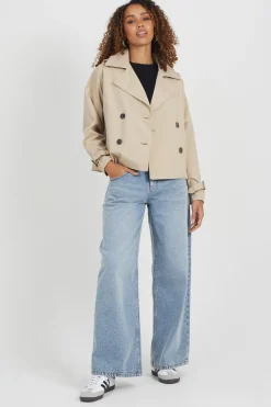 Gabardina corta con doble botonadura