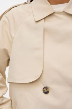 Gabardina corta cuello de solapa