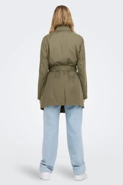 Gabardina midi con cintur&oacute;n