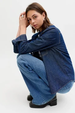 Jeans flared tiro medio