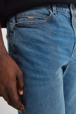 Jeans lavado medio oscuro skinny fit