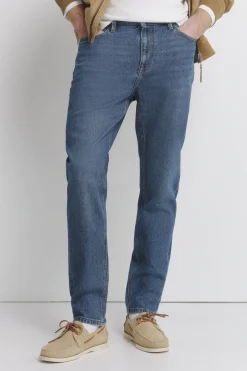 Jeans lavado medio oscuro slim fit