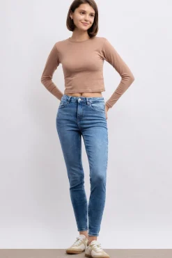 Jeans Skinny Tiro Medio