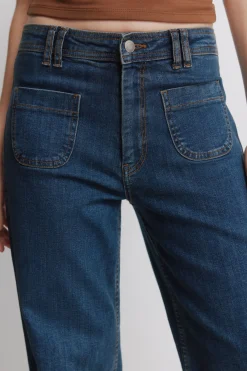 Jeans super flare de talle alto