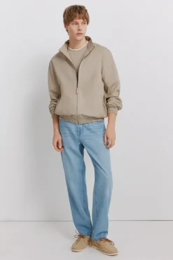 Jeans ultra ligero lavado medio straight fit