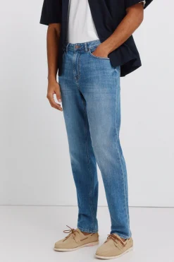 Jeans ultraligero lavado medio slim fit