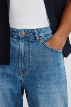 Jeans ultraligero lavado medio slim fit