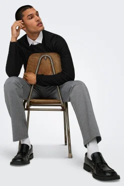 Jersey cuello redondo.