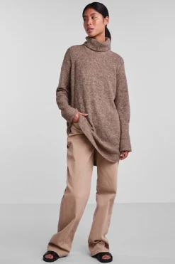 Jersey largo cuello vuelto