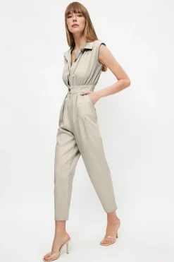 Mono sin mangas botones