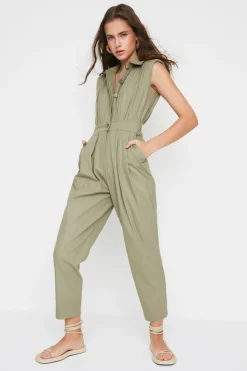 Mono sin mangas cuello camisa